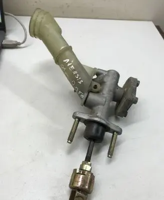 Toyota Avensis T220 Master brake cylinder