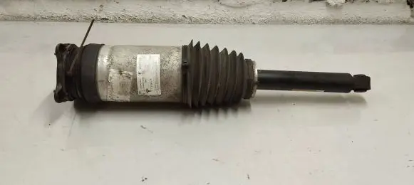 Tesla Model S Rear shock absorber/damper 106746100c 7235823008