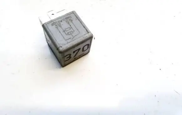 Volkswagen PASSAT B5.5 Other relay 8D0951253A v23134-j52-x300