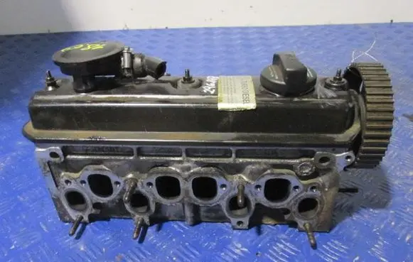 Volkswagen PASSAT B4 Engine head 