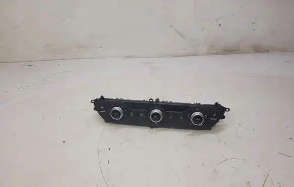 Audi A4 S4 B9 8W Climate control unit 8W0820043Q