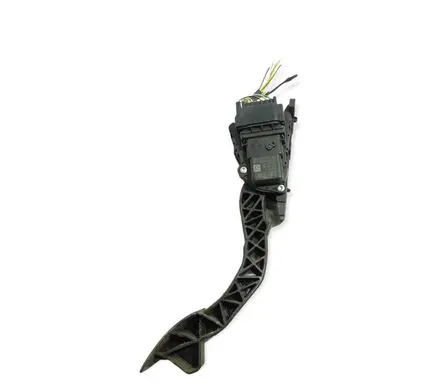Ford Focus Accelerator throttle pedal 4m519f836