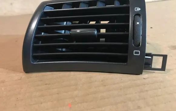 Peugeot 407 Dashboard side air vent grill/cover trim 9644589577 A1010006 A1010032