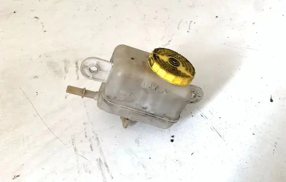 Chrysler Pacifica Brake fluid reservoir