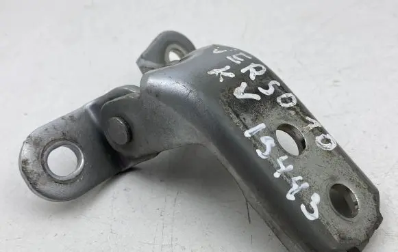 Toyota Verso Front door upper hinge