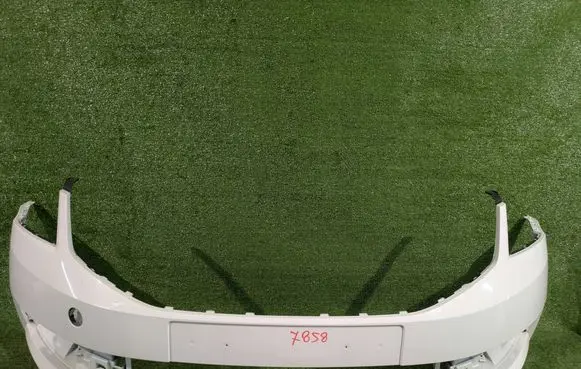 Skoda Octavia Mk3 (5E) Front bumper 