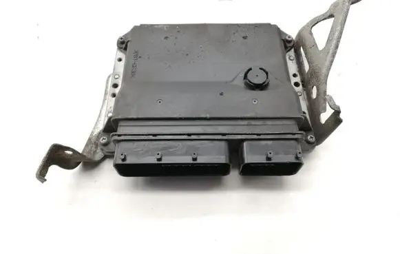 Toyota Avensis T270 Engine control unit/module 8966105D11