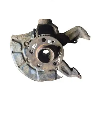 Skoda Octavia Mk1 (1U) Front wheel hub 