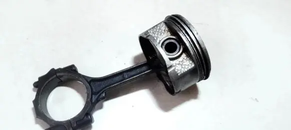 Chrysler Voyager Piston with connecting rod 4654356