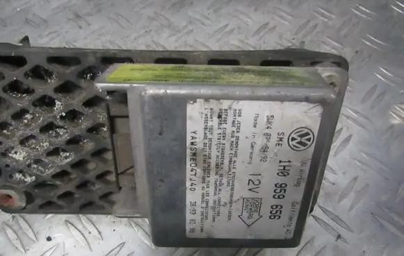 Volkswagen Golf III Airbag control unit/module 1H0959656 5WK4076