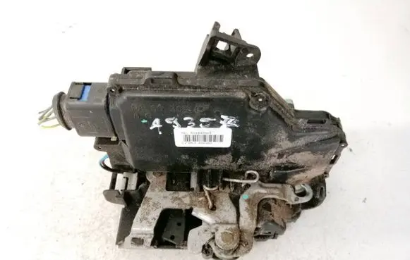Skoda Octavia Mk2 (1Z) Front door lock 3d1837015 a00467