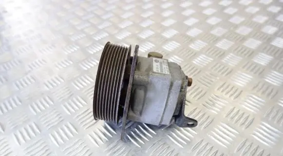 Land Rover Discovery 3 - LR3 Power steering pump QVB500620