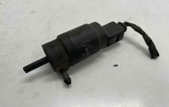 Mercedes-Benz C W204 Windscreen/windshield washer pump
