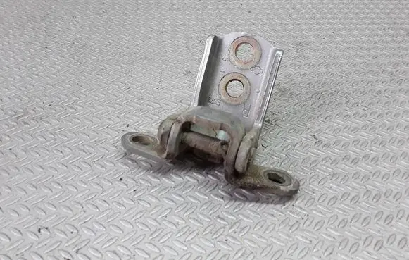 Nissan Note (E11) Rear door lower hinge