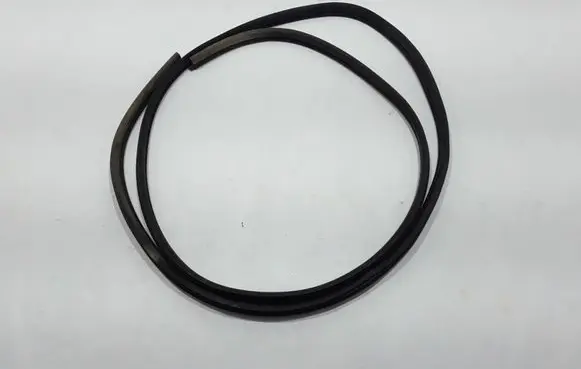 Opel Movano B Front door rubber seal 8200677001
