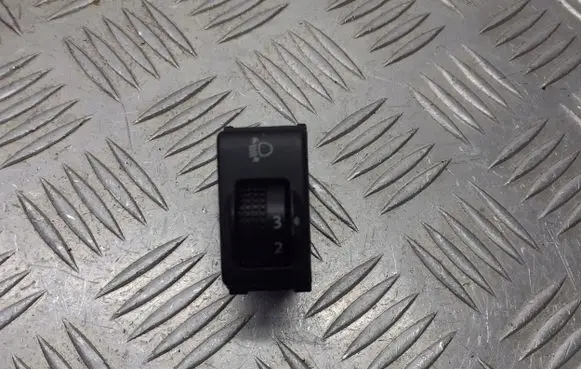 Nissan Tiida C11 Light switch