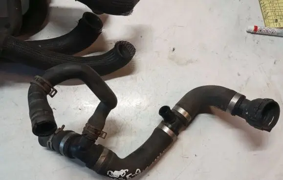 Volvo S60 Engine coolant pipe/hose 207627