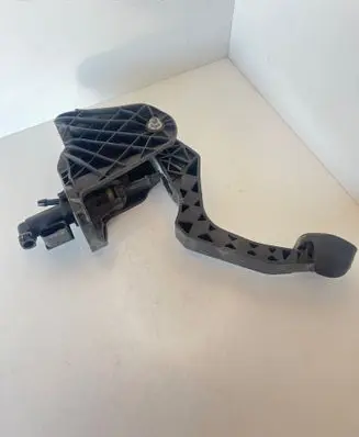 Volkswagen Golf V Clutch pedal 1K0721796E