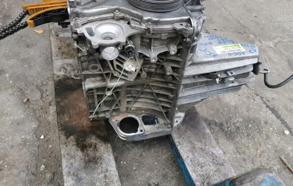 Mercedes-Benz A W169 Engine block 