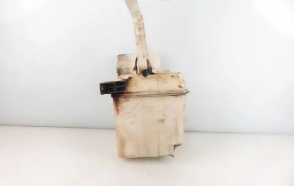 Toyota Avensis T250 Windshield washer fluid reservoir/tank 