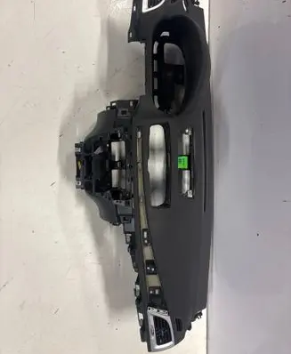 Renault Megane III Dashboard 681000022R B91169933