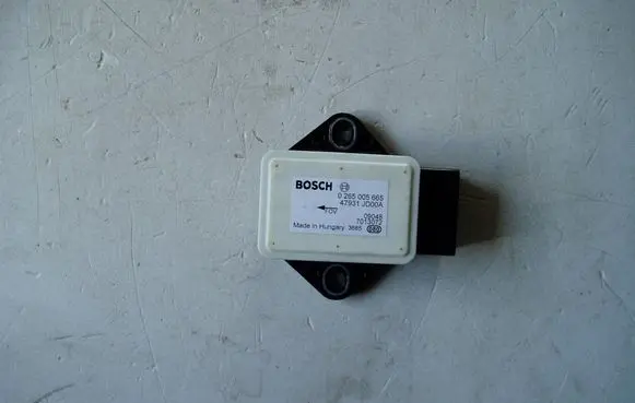 Nissan Qashqai+2 Yaw turn rate sensor 0265005665 47931JD00A