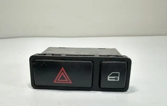 BMW X5 E53 Hazard light switch 8368920 61318368920