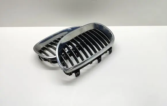 BMW 5 E60 E61 Front grill 7065701 51137065701