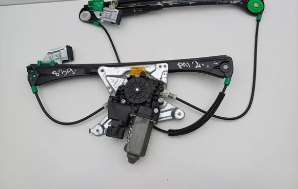 Audi A4 S4 B5 8D Front door window regulator with motor 8D0837462 8D0959802B
