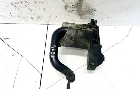 Audi Q7 4L Engine mounting bracket