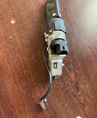 Citroen C4 I Ignition lock 9663123380