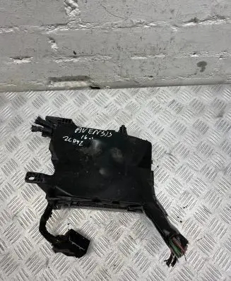 Toyota Avensis T270 Fuse box set 8211505D91