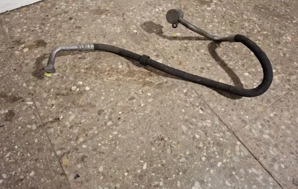 Volvo V60 Air conditioning (A/C) pipe/hose