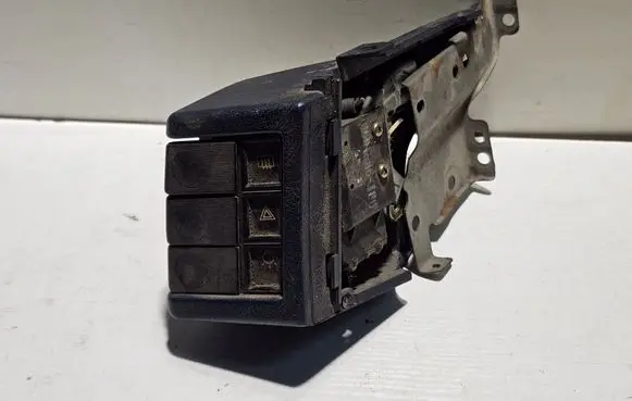 Mazda 626 Light switch D0TY001 SAEQC82