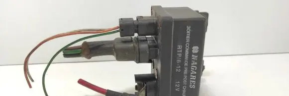 Renault Megane I Glow plug pre-heat relay 7700107794