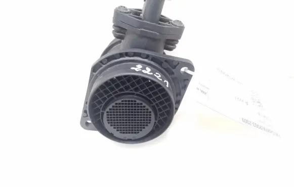 Volkswagen Golf V Mass air flow meter 038906461B