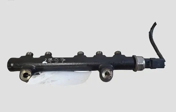 Volvo V50 Fuel main line pipe 968529758002 28497Z01