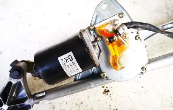 Mercedes-Benz C W203 Wiper motor a2038200342 404.518