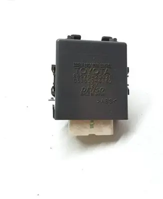 Toyota Avensis T270 Door control unit/module 8597020020