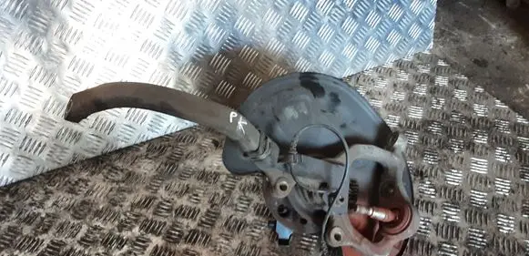 Mercedes-Benz CLS C219 Front wheel hub 2115452440