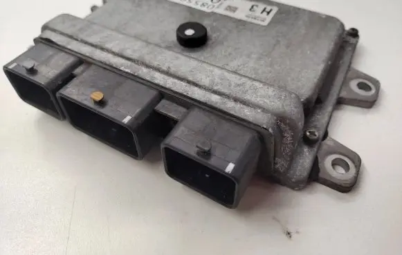 Nissan Juke I F15 Engine control unit/module NEC999059 085508
