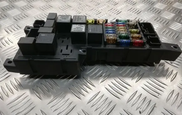 Volvo S60 Fuse module 8678449 518828009