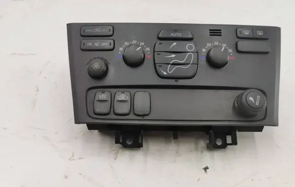 Volvo S60 Climate control unit 8682930