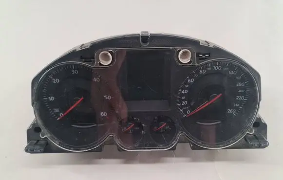 Volkswagen PASSAT B6 Speedometer (instrument cluster) 3C0920870Q