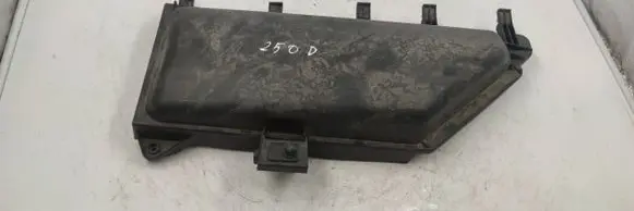 BMW 5 E60 E61 Air filter box cover 6913504