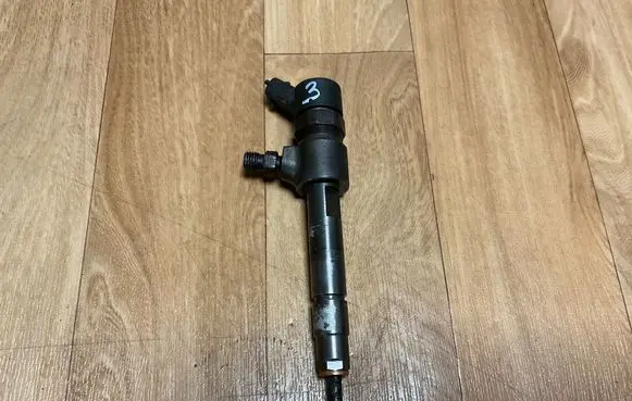 Opel Zafira B Fuel injector 0445110