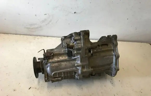 Gearbox transfer box case