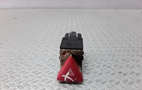Volkswagen PASSAT B6 Hazard light switch 3C0953509A