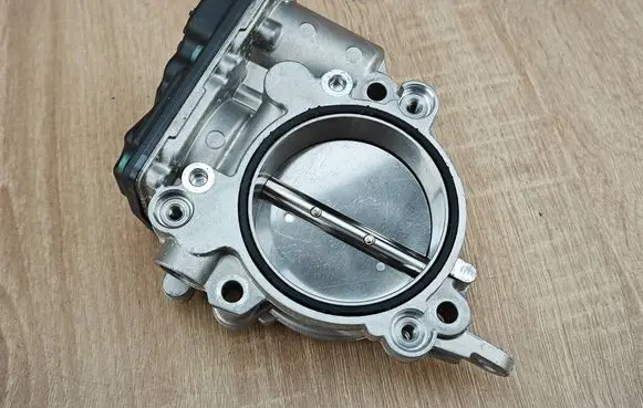 BMW 5 G30 G31 G38 Throttle valve 8623324