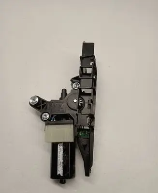Bentley Continental Seat belt adjustment motor 8F0857760